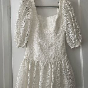 Beautiful Monique Lhuillier White Lace Dress